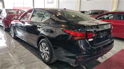 نيسان ألتيما